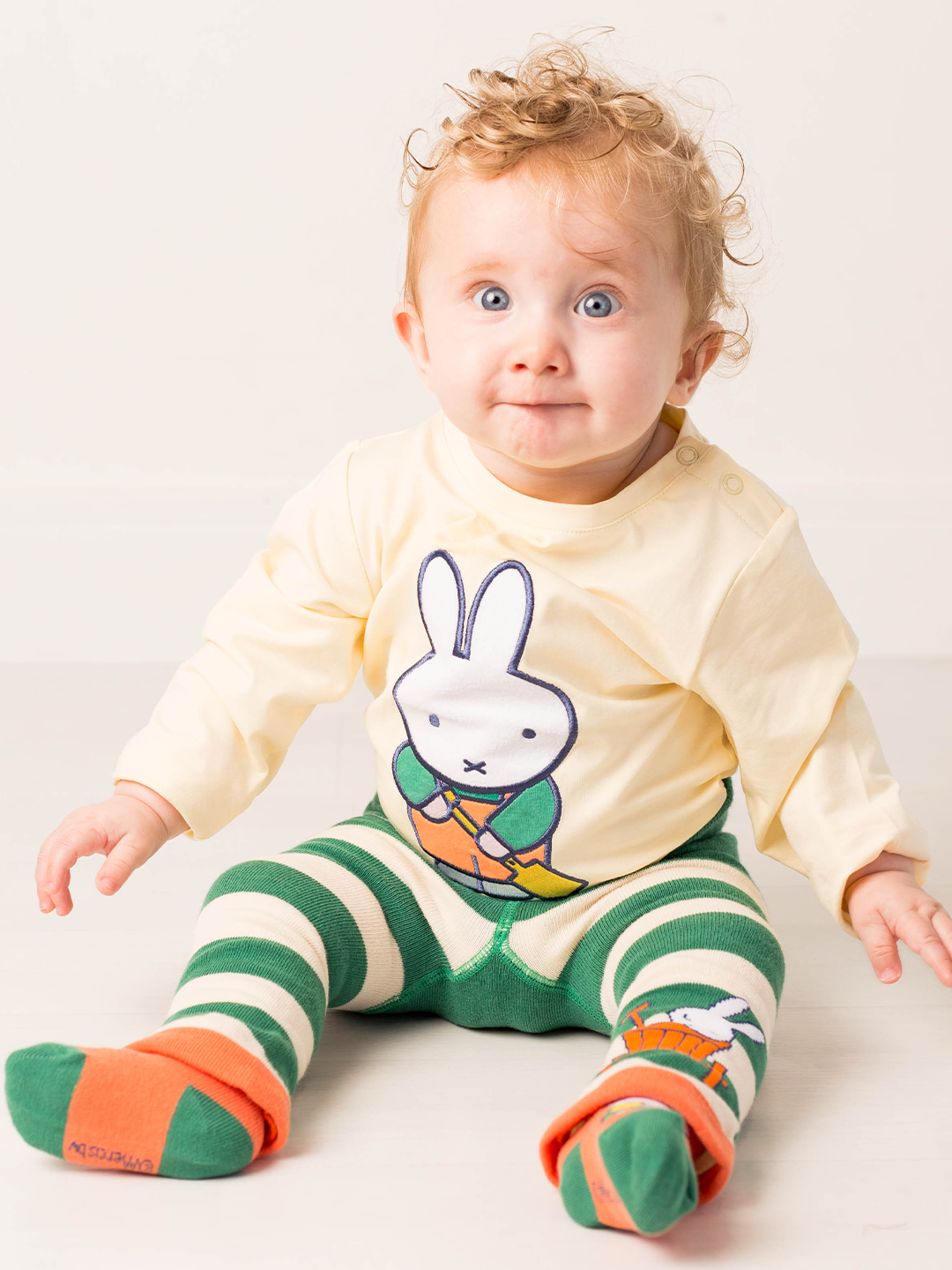 Miffy ™ ocupado en las leggings de verduras