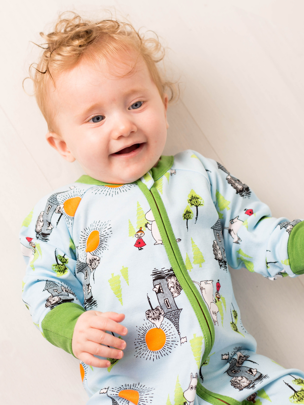 Moomin ™ Bio KOSTENLOS, um Zip-up-Strampler zu erkunden