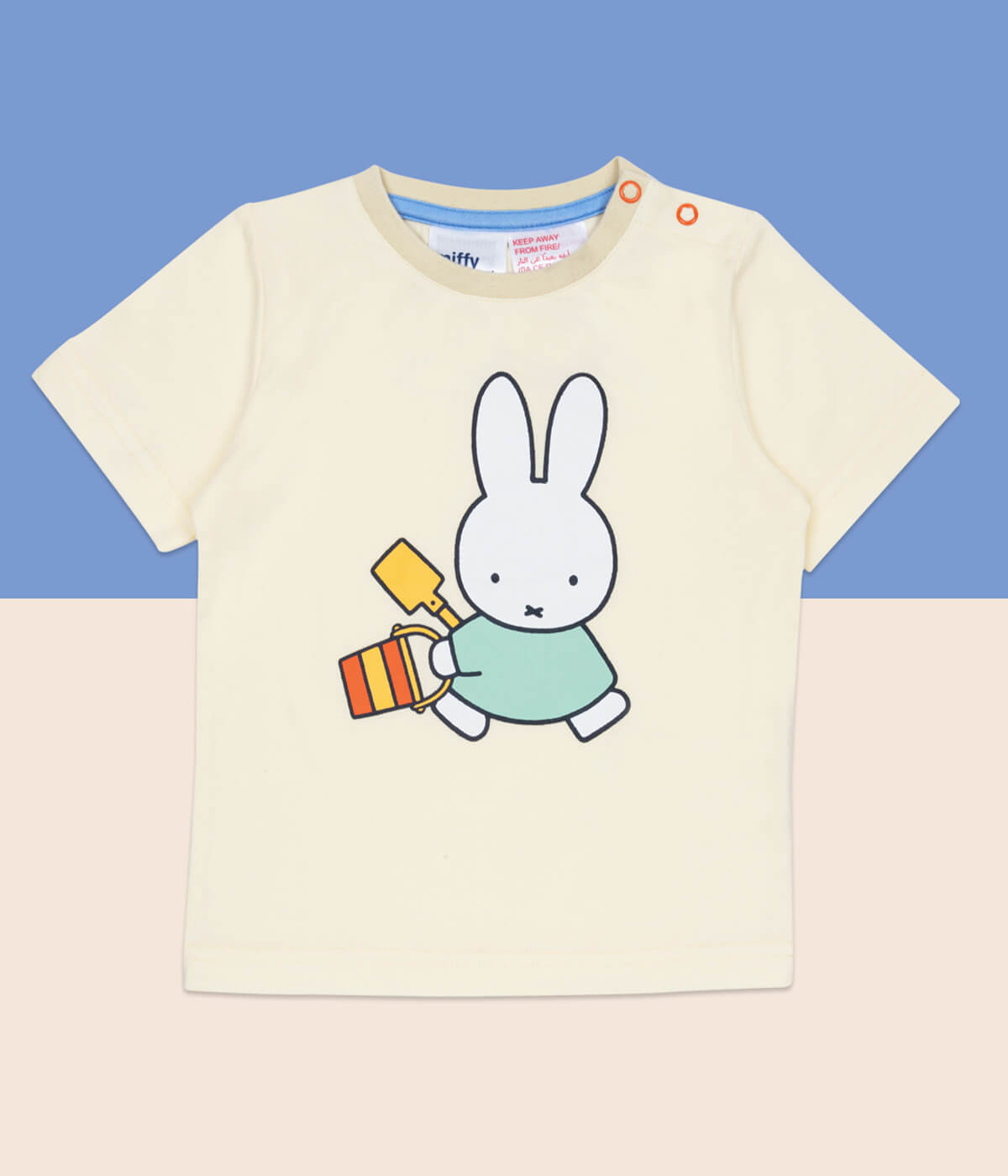 Camiseta Miffy™ bajo el sol
