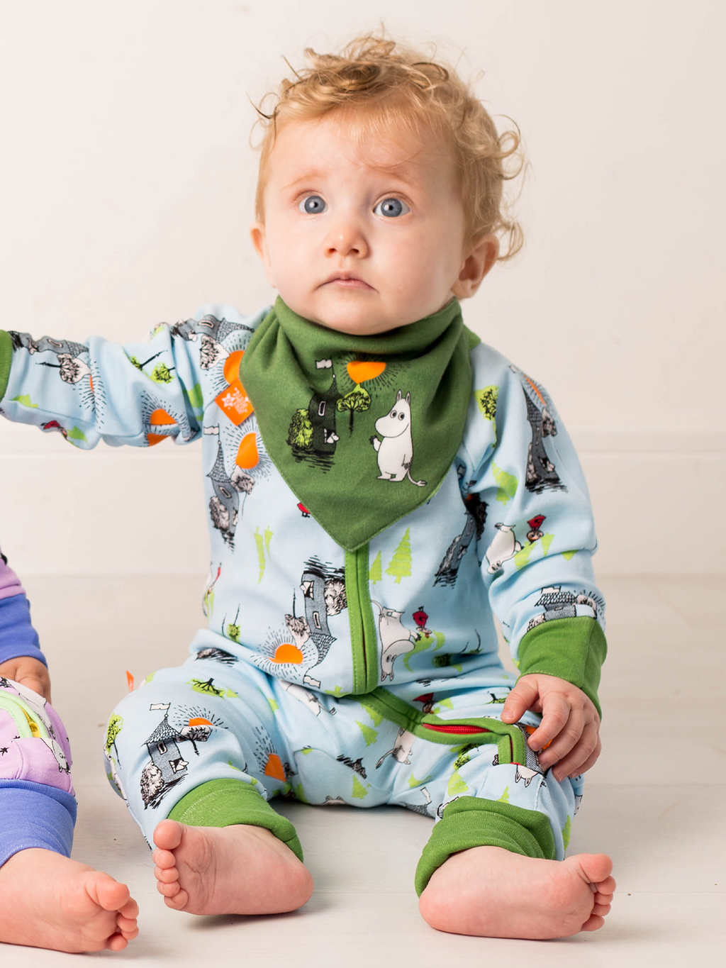 Moomin ™ Bio KOSTENLOS, um Zip-up-Strampler zu erkunden