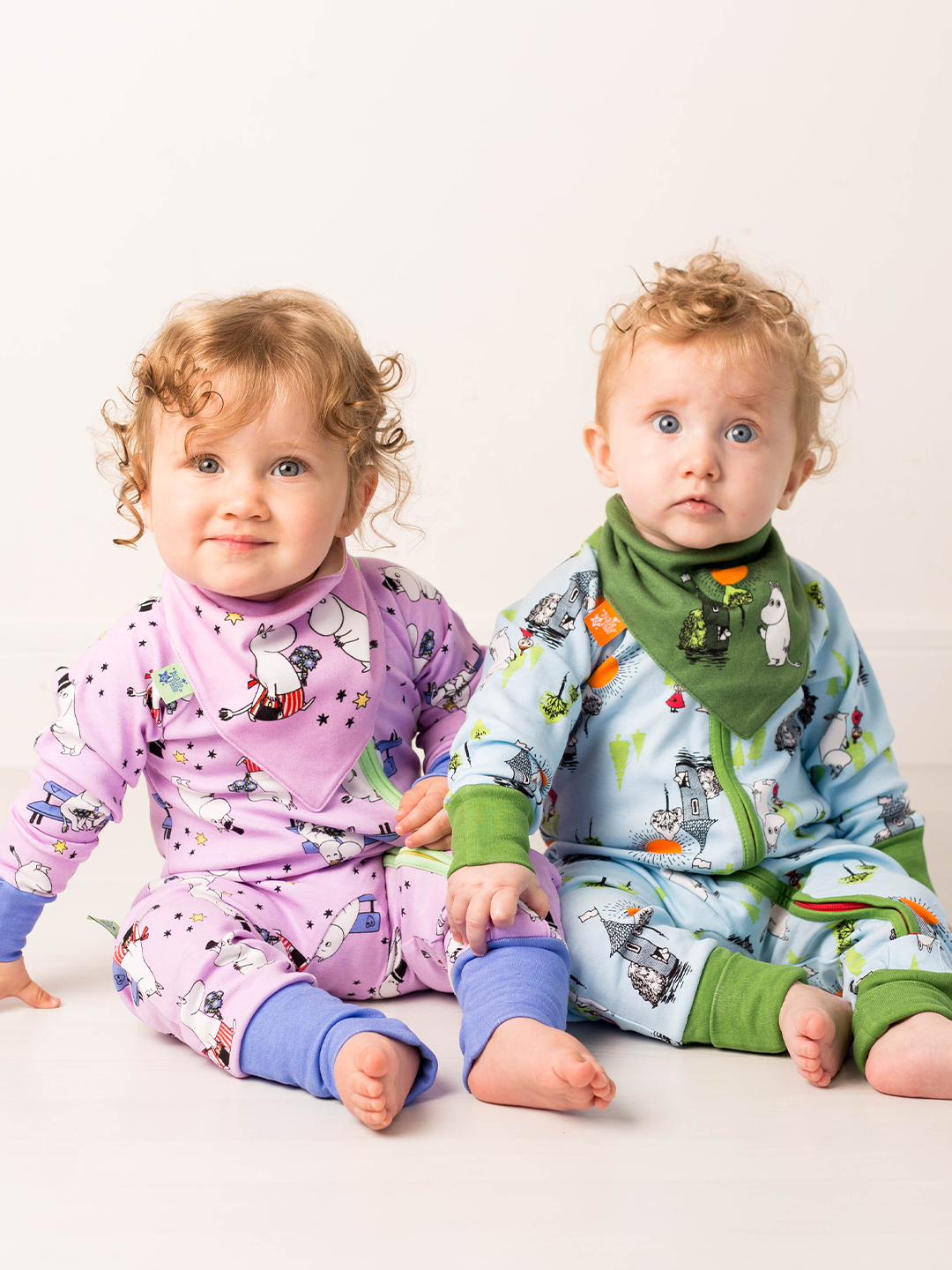 Moomin ™ Bio KOSTENLOS, um Zip-up-Strampler zu erkunden