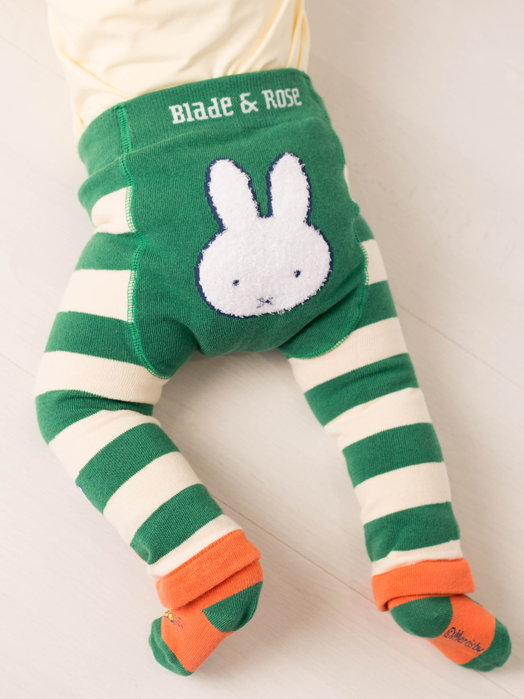 Miffy ™ ocupado en las leggings de verduras