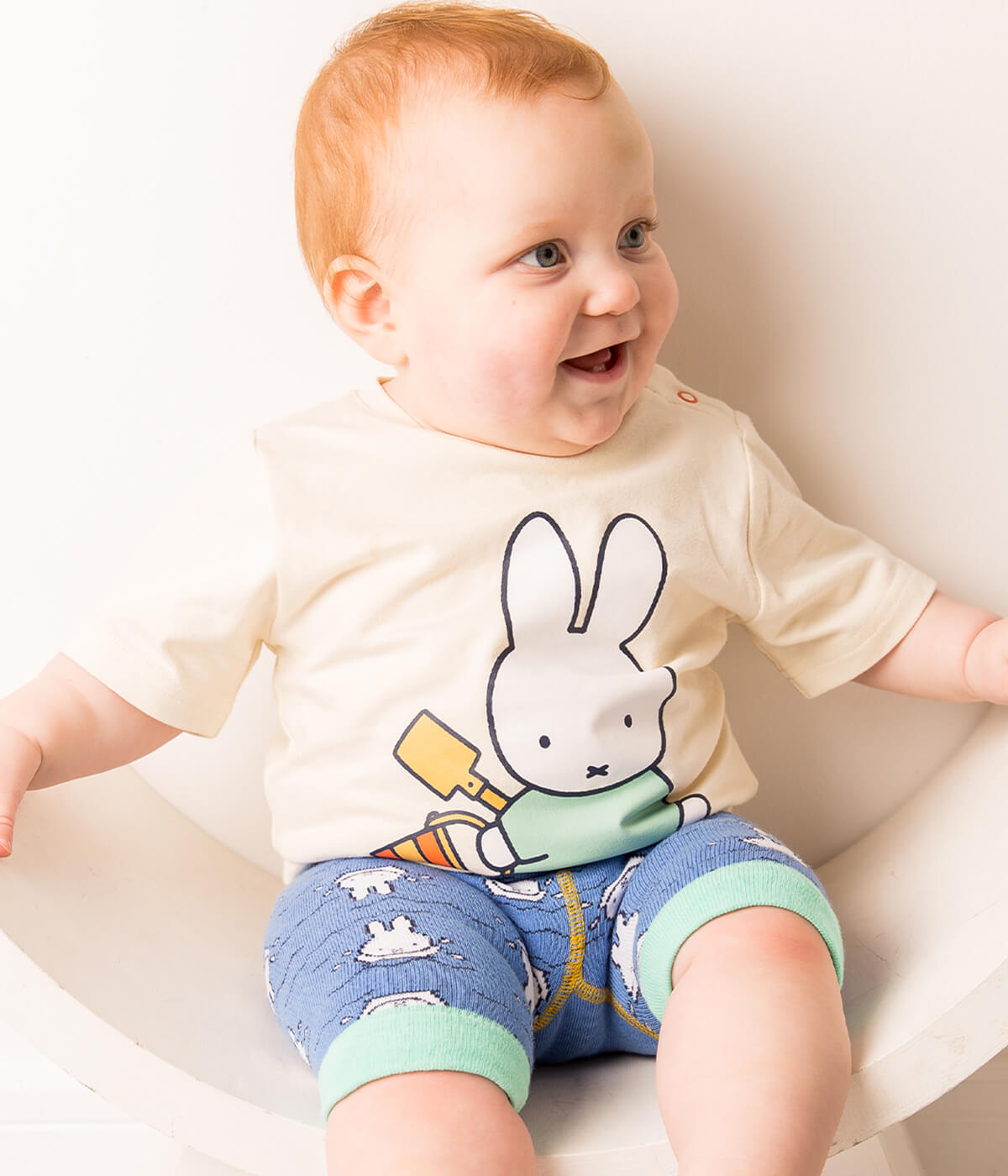 Pantalones cortos Miffy™ bajo el sol