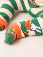 Miffy ™ ocupado en los calcetines de parche de verduras