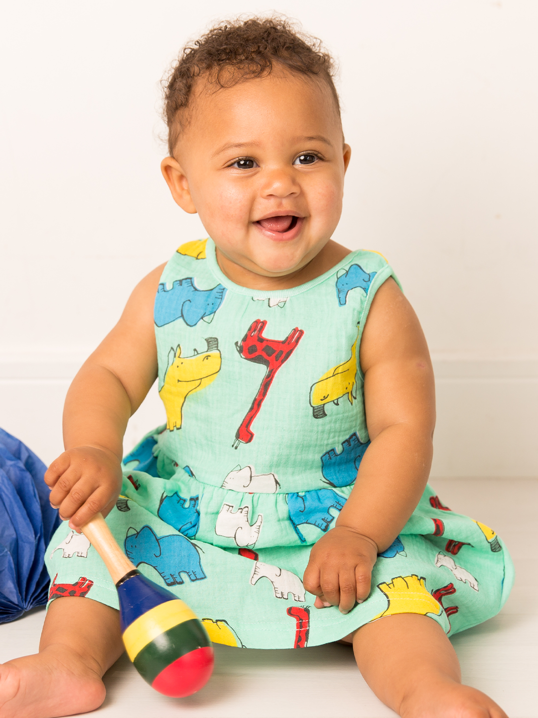 Mutiges und mutiges Sommerkleid